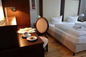 Gaestehaus_Jacob_Ansicht_2_Schreibtisch_2